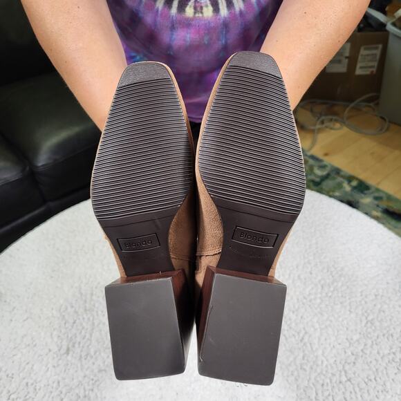 Blondo Tan Heeled Boots - Picture 6 of 7